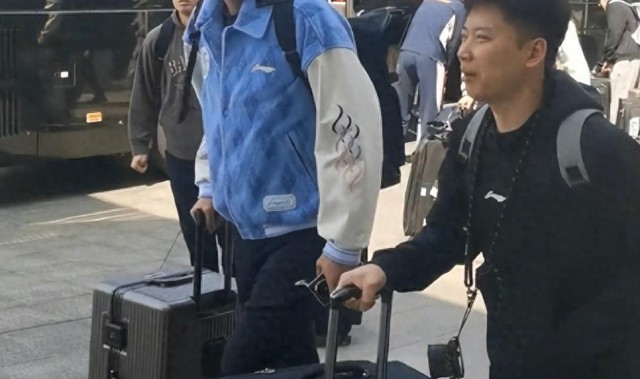 博鱼下载-难逃两连败？广东队出征青岛人人愁容满面，粤蜜喷：作妖就该惩罚